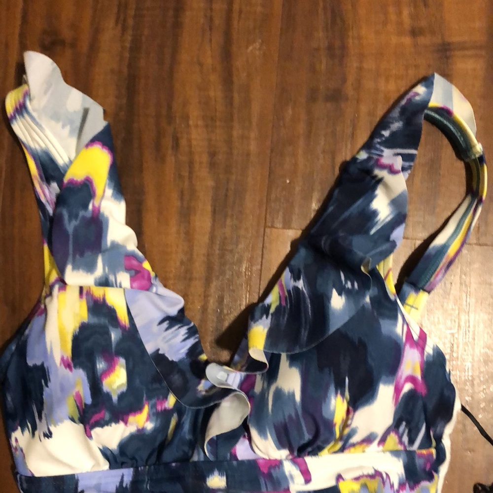 New Ruffle Plunge Tummy-Control One-Piece Swimsuit - Picture 7 of 15